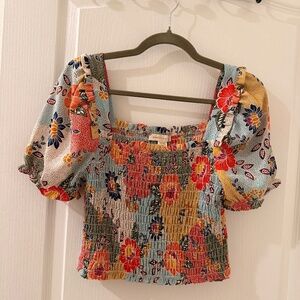 FREE SHIPPING Size Large Floral Puffy Sleeve Blouse